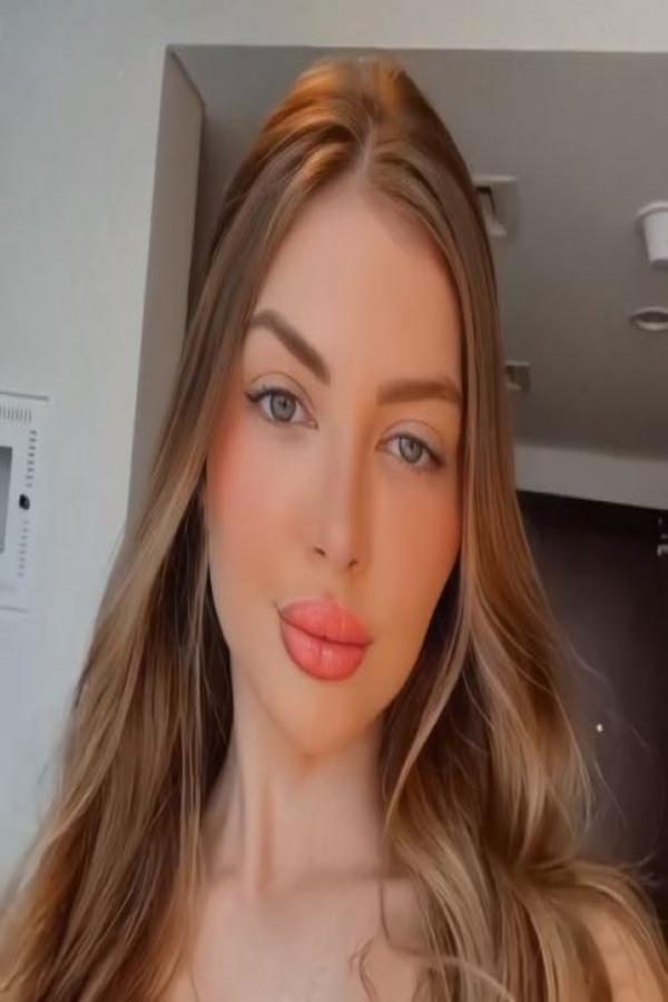 Experience Unforgettable Moments with Bianca Fox Tonight 2 Mis Fotos