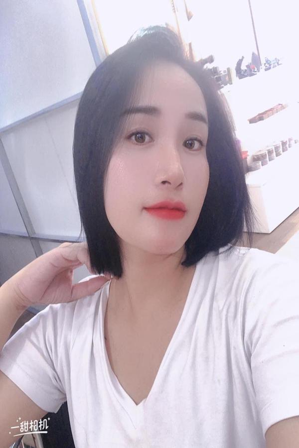 Experience Unforgettable Moments with Arwen Fire Escort 2 Mis Fotos